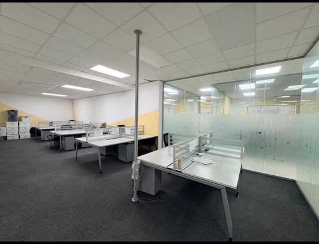 749M² OFFICE TO LET IN MIDRIDGE PARK